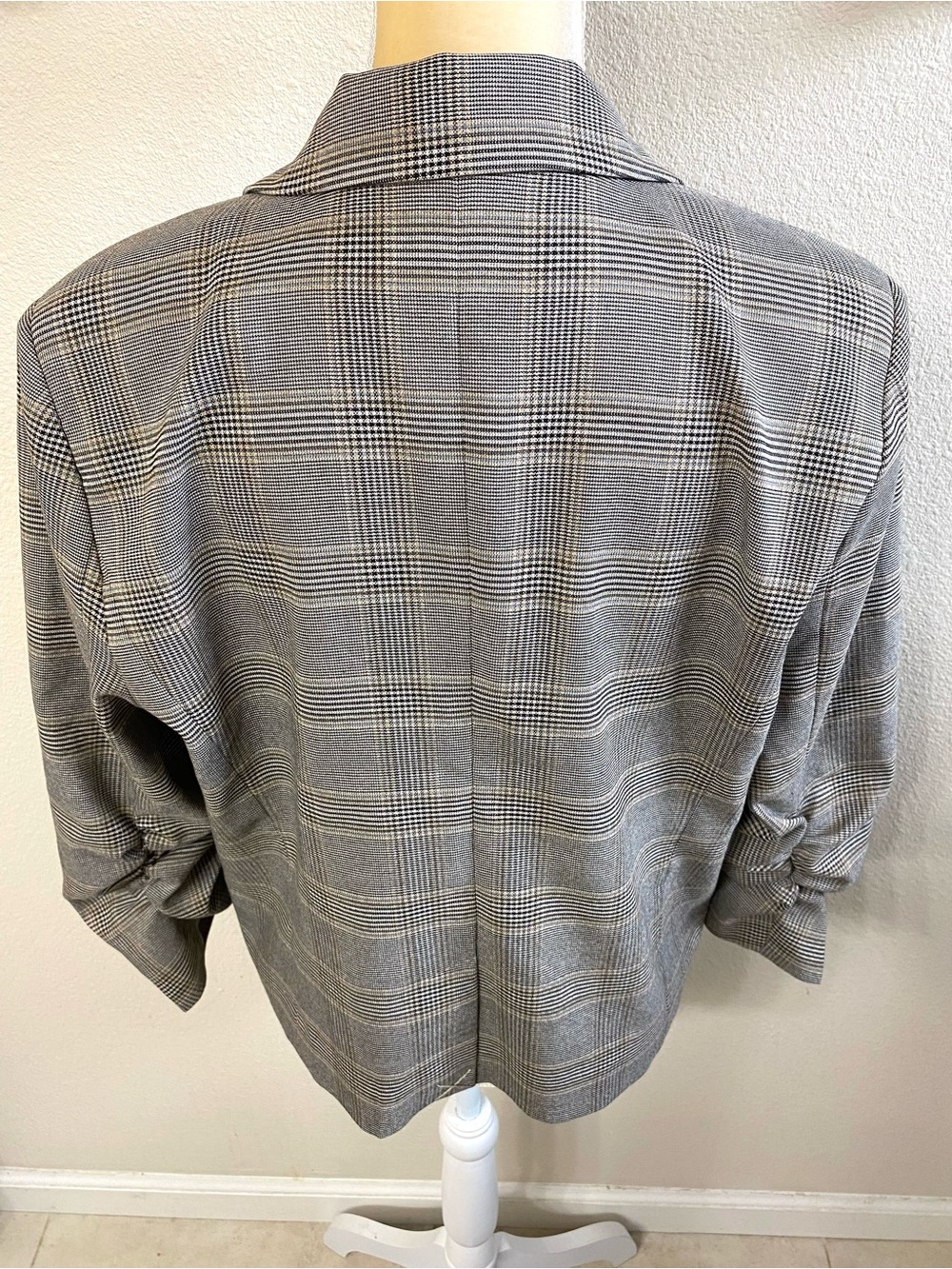 Evereve Astor Plaid Cropped Blazer Large - Picture 6 of 13